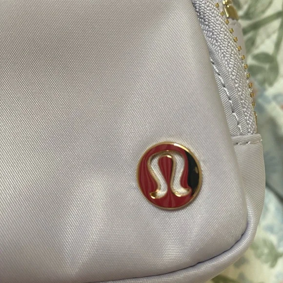Lululemon Small 2L Sling Bag💙💜 - Picture 9 of 13